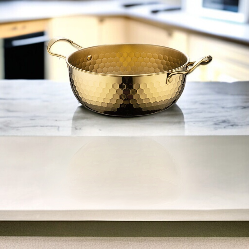 Elegantes goldenes Topfset für Induktionsherde