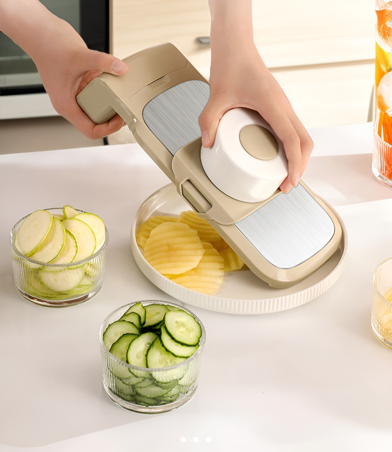 お手入れ簡単な野菜カッターの分解例