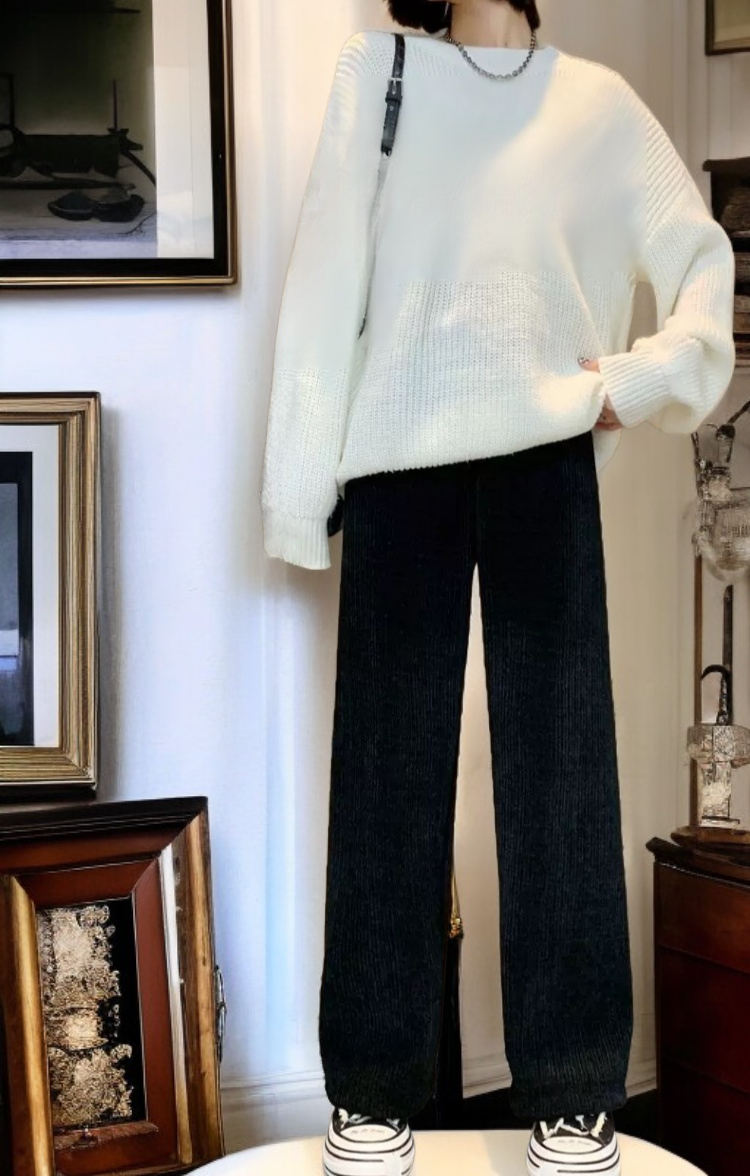 女性用厚みのあるベルベットパンツ 着痩せ