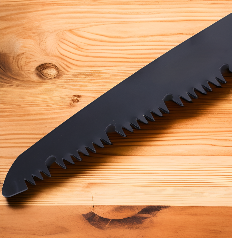 Ergonomischer und rutschfester Griff der Gartensäge