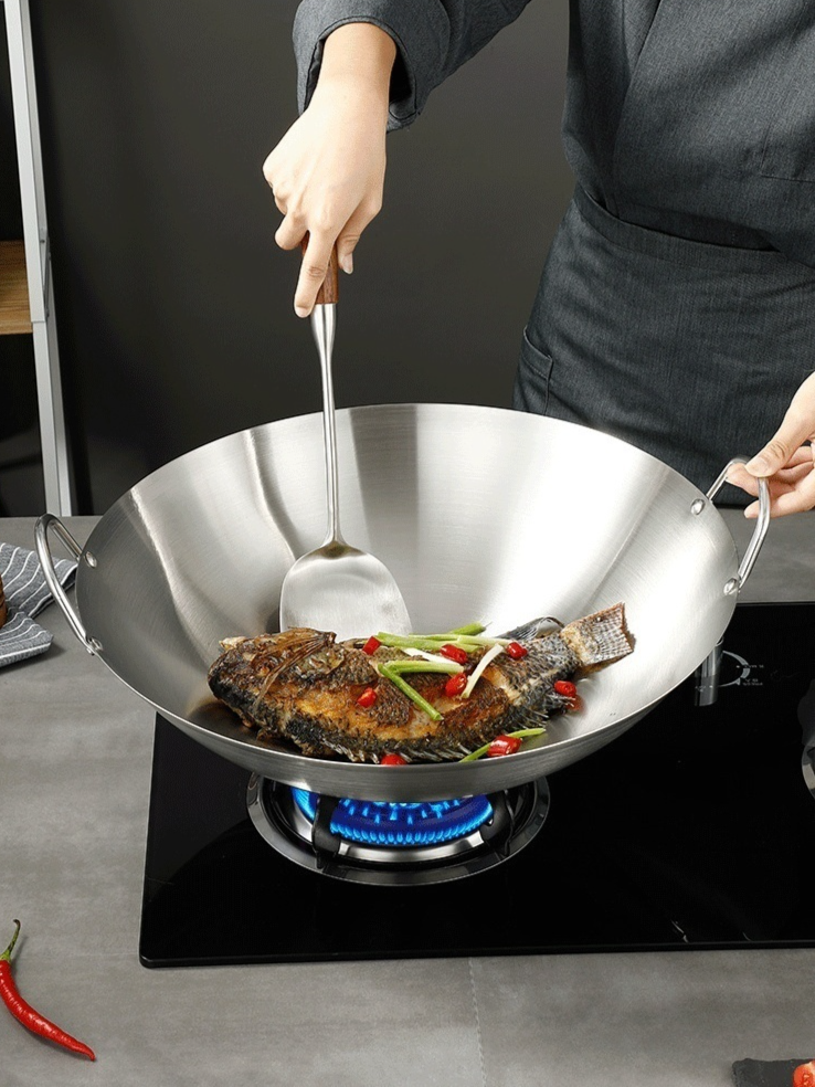 Premium quality frying pan for hotel chefs