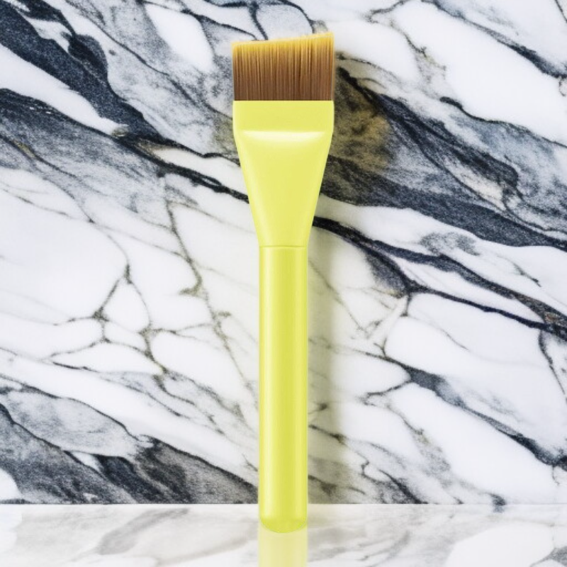 パウダーパフ、カラーパレット、斜めカットのファンデーションブラシセット