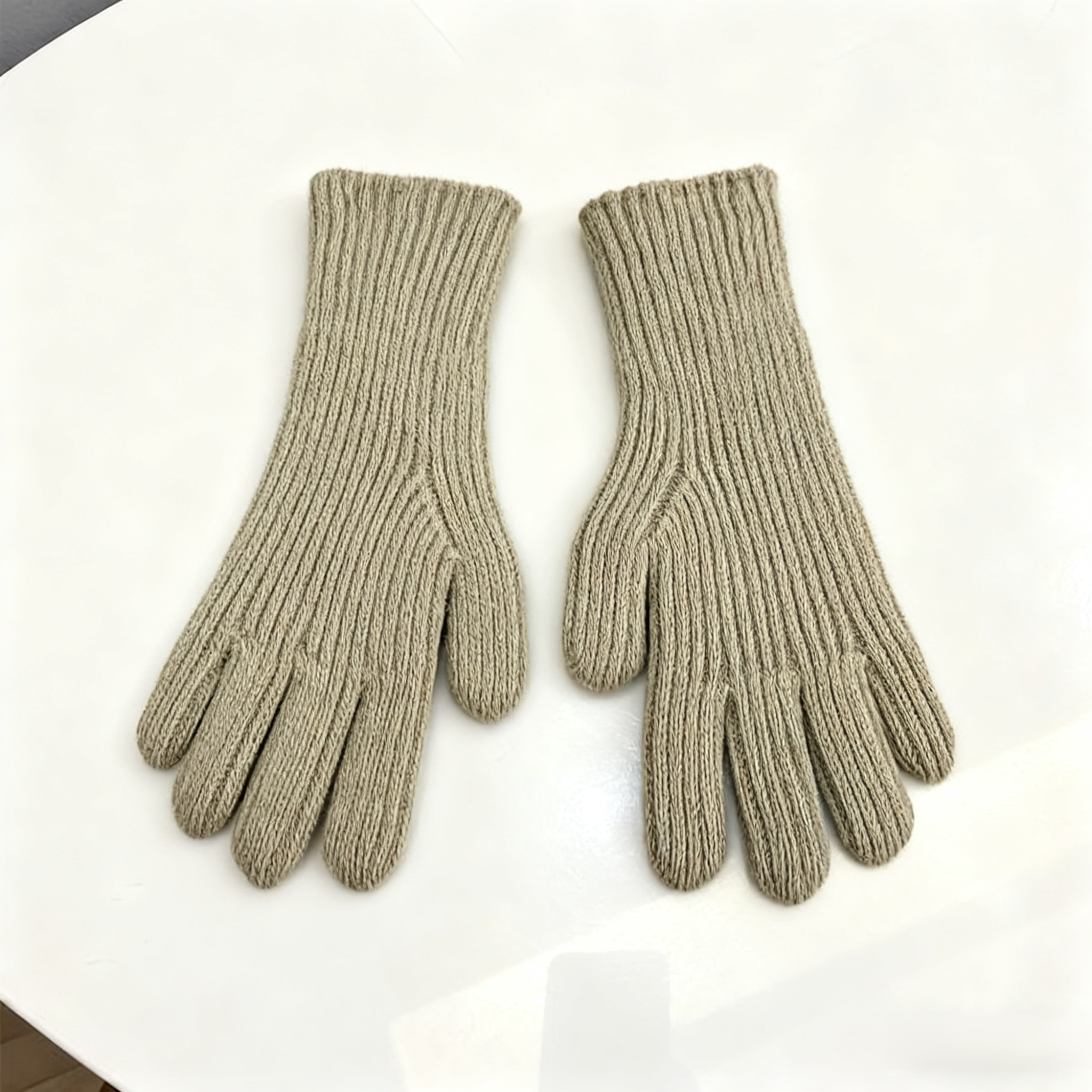 Pletené rukavice pro podzimní a zimní sezónu