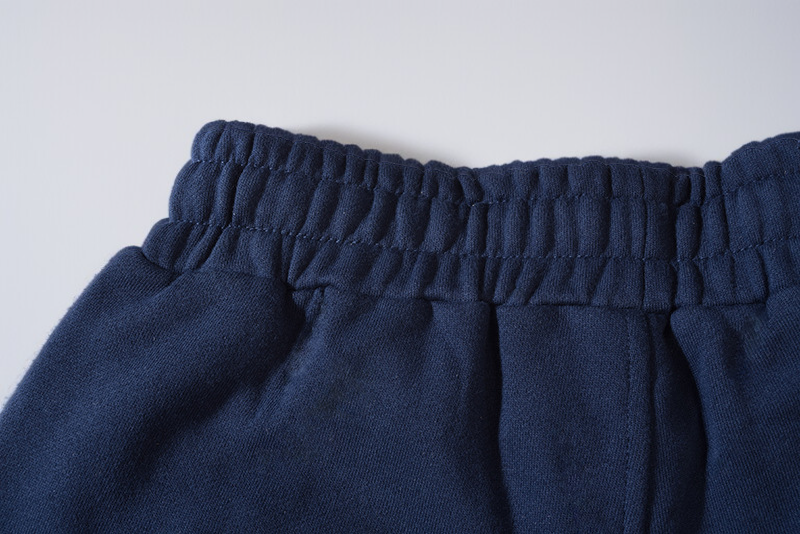 스타일리시한 남성 트레이닝복 바지