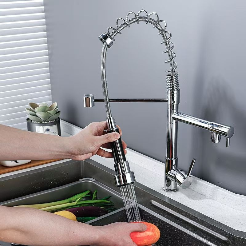 Robinet de cuisine à ressort pivotant