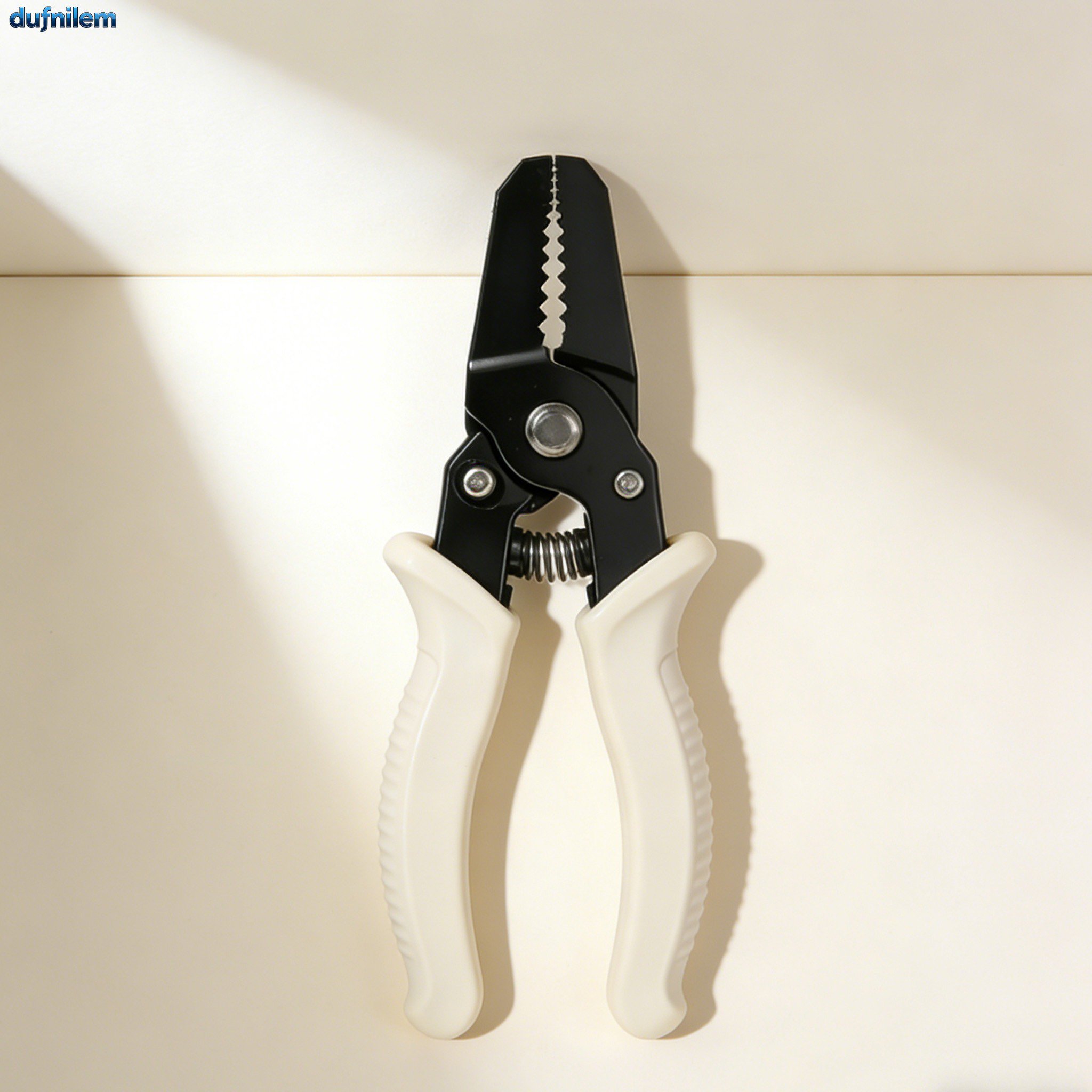 Electrician wire strippers