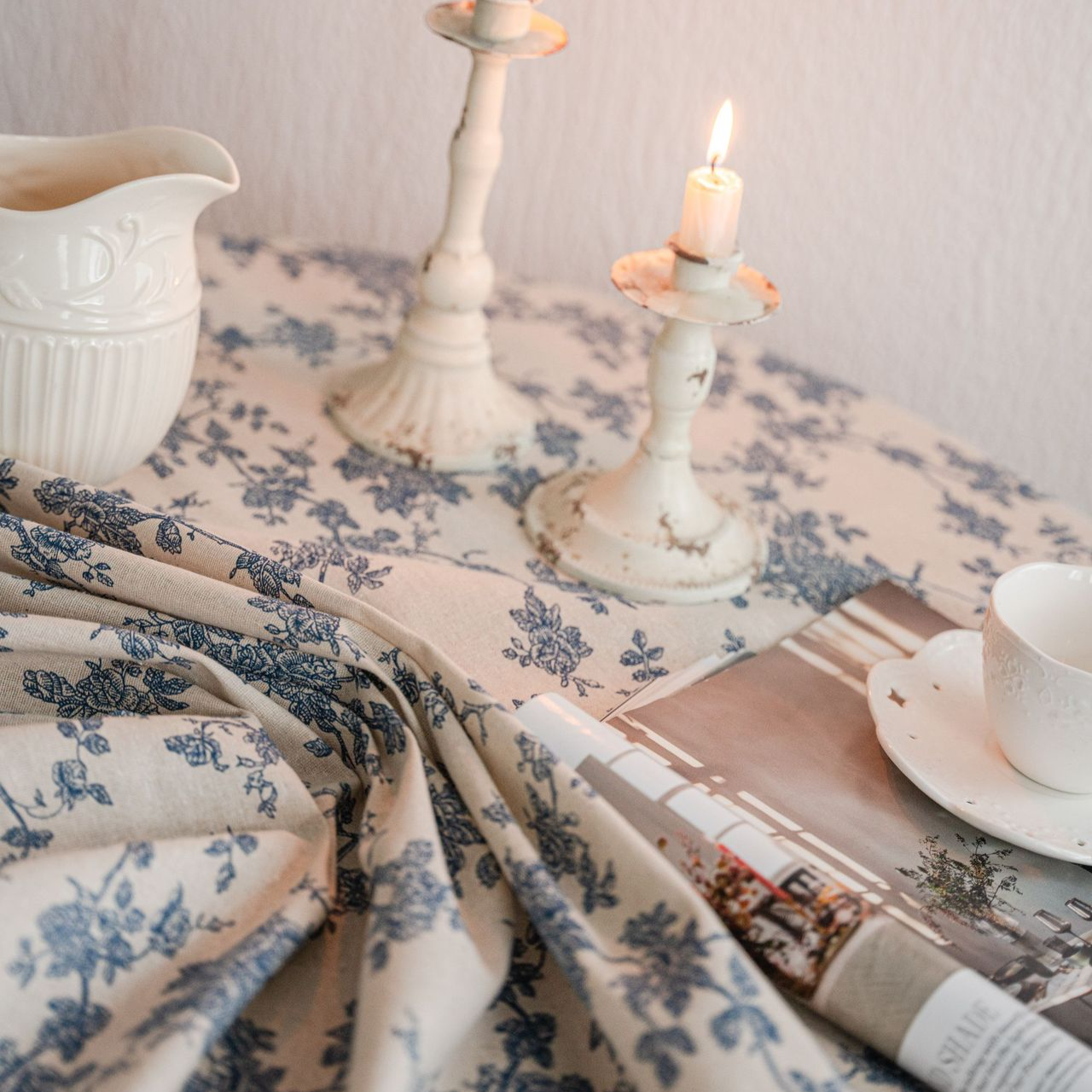 Nappe à motif roses bleues