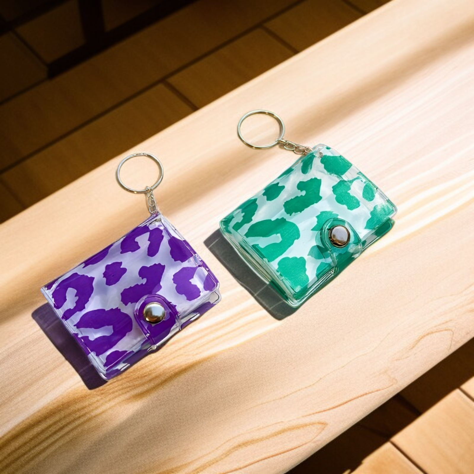 تفاصيل غلاف ألبوم الصور العصري بنقشة النمر