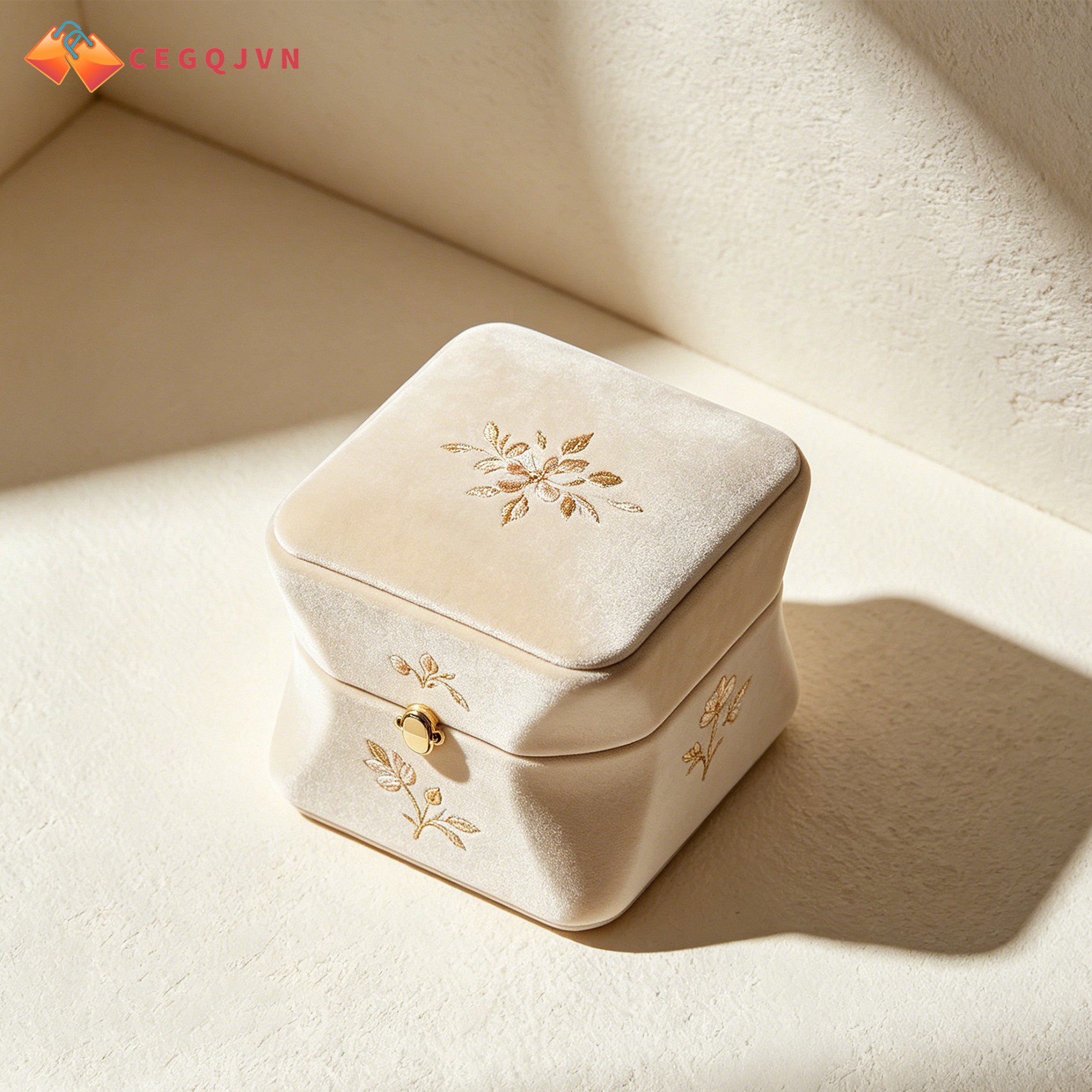 Soft velvet ring and accessory storage boxes