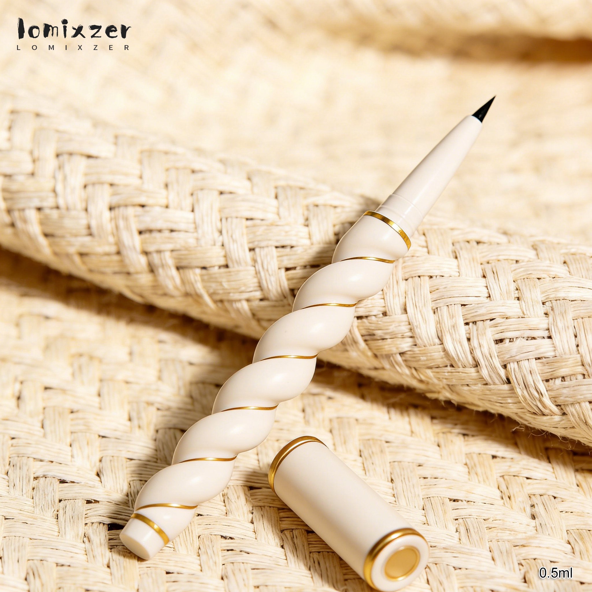 ตัวอย่างการแต่งตาด้วยดินสอเขียนขอบตากันน้ำ