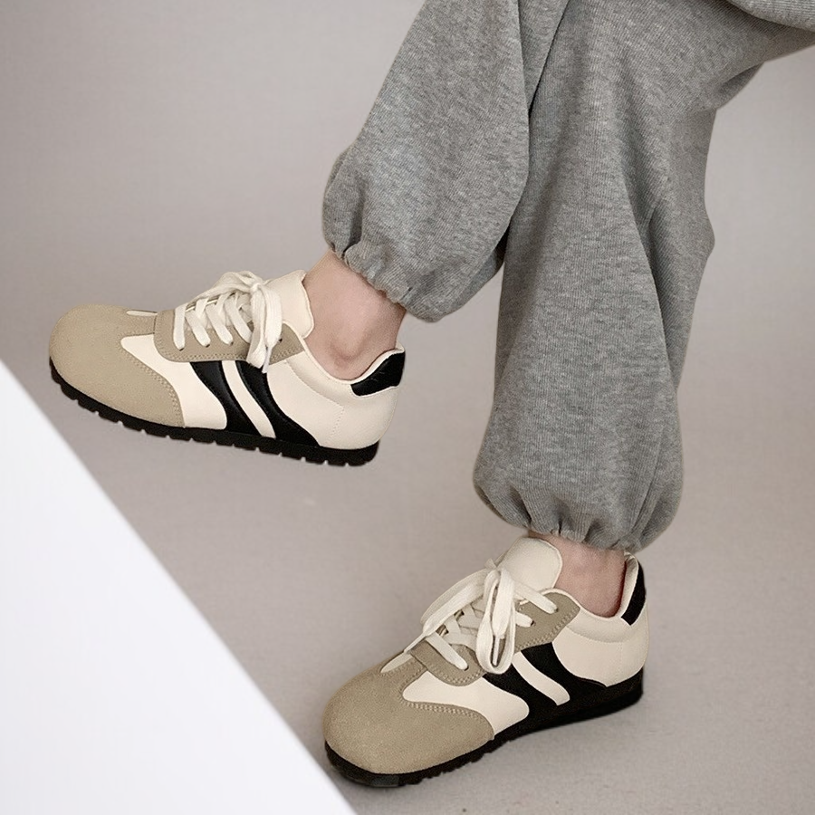 레트로하고 다재다능하며 가벼운 독일산 플랫 트레이닝화