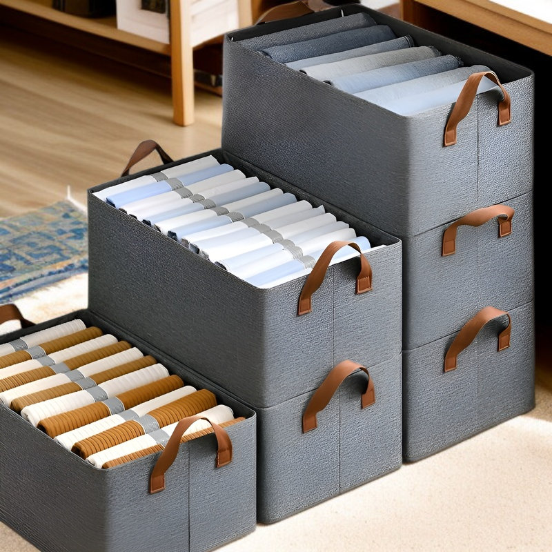 Detail zásuvky organizéru na oblečení