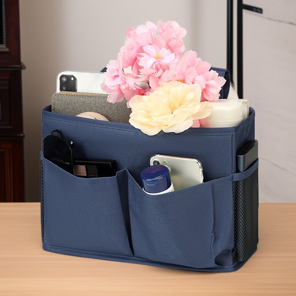 Vue de dessus du sac de rangement pour chevet rempli de livres