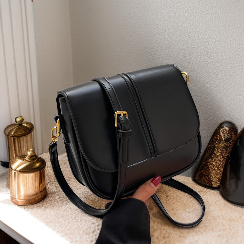  حقيبة كتف نسائية أنيقة باللون الأسود وتصميم بسيط