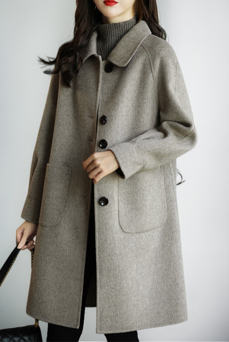 冬におすすめの厚手ウールコートサイドビュー