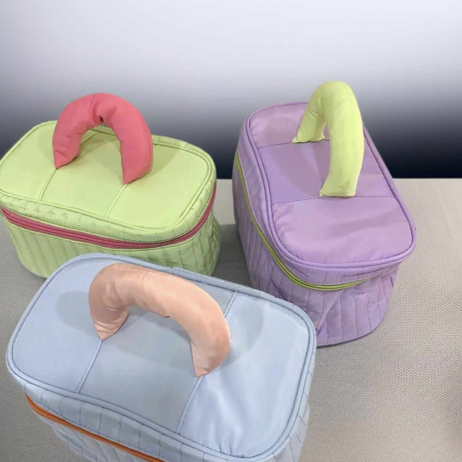 밀키 콘트라스트 화장품 파우치