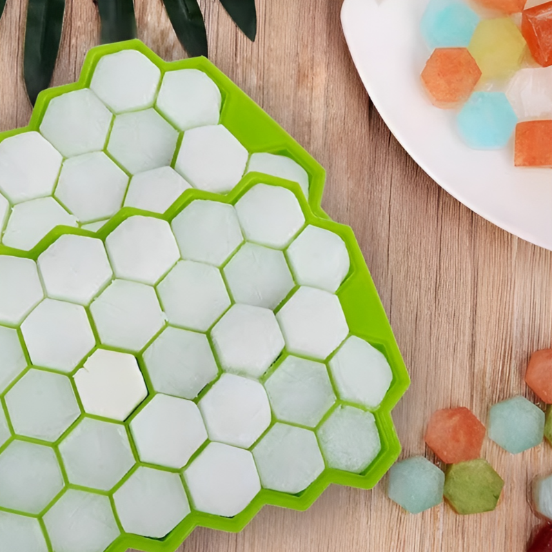 Honeycomb ice cube tray