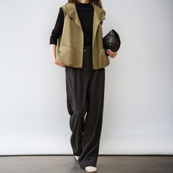 ノースリーブの薄手ジャケットトップス