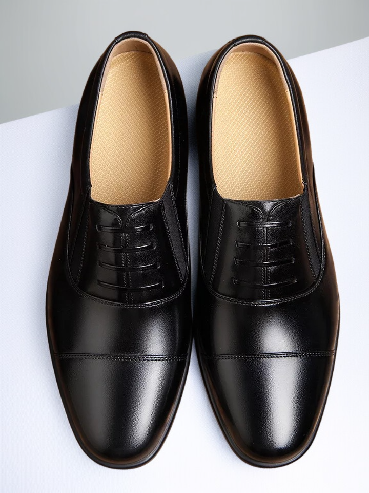 모던한 디자인의 남성 가죽 로퍼