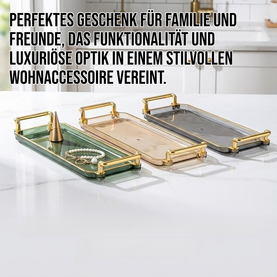 Elegantes Teetassentablett mit Teetassen und Snacks serviert