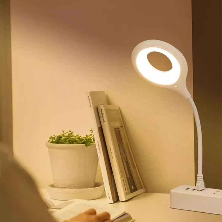 Voice-controlled USB night light