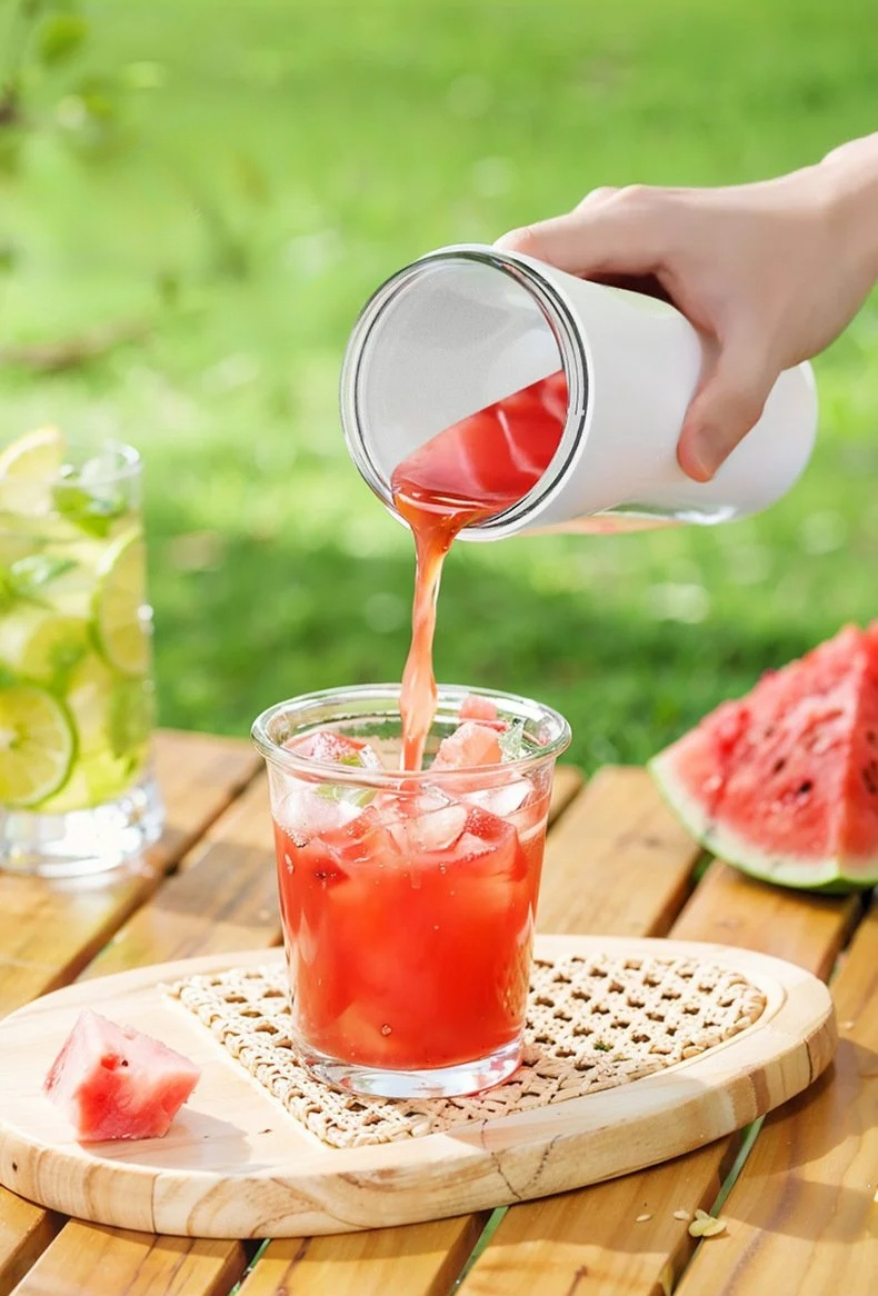 Exprimidor multifuncional para frutas y verduras