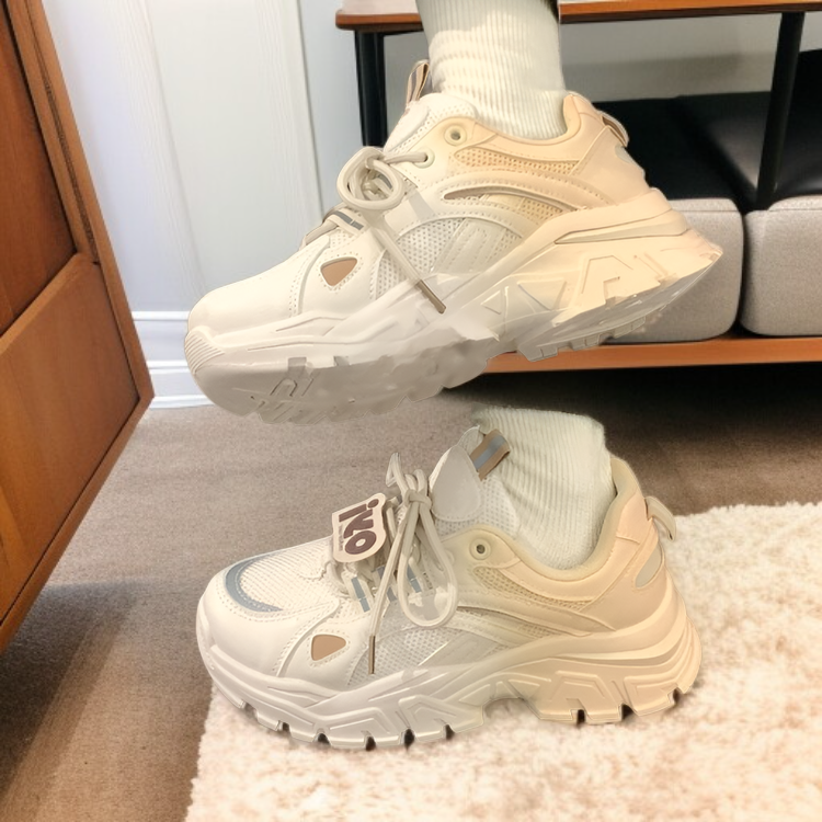 身長アップ効果のある厚底スニーカー