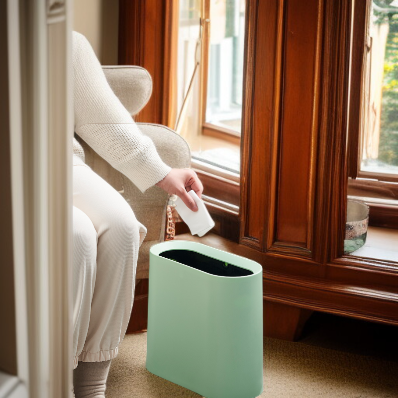 단색의 뚜껑 없는 좁은 쓰레기통