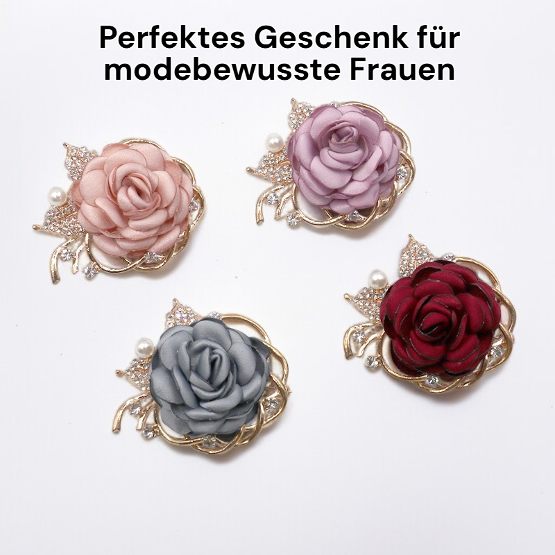 Detailansicht der stilvollen Blumenbrosche