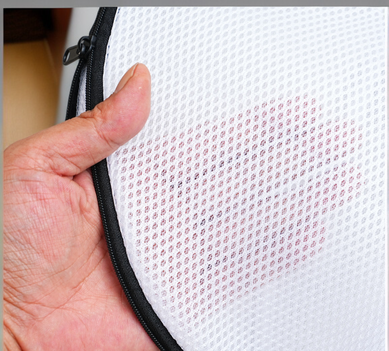 洗濯機で使用中の靴洗い用バッグ