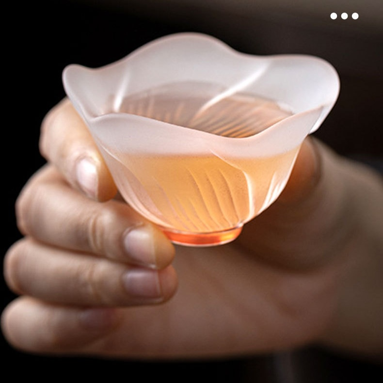 분홍 연꽃 찻잔 