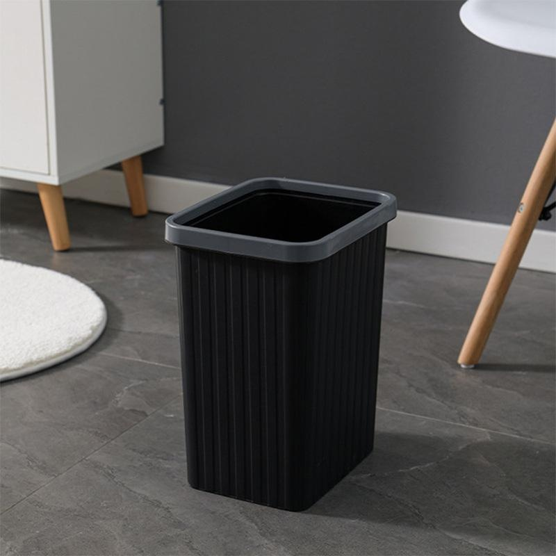Poubelle en plastique