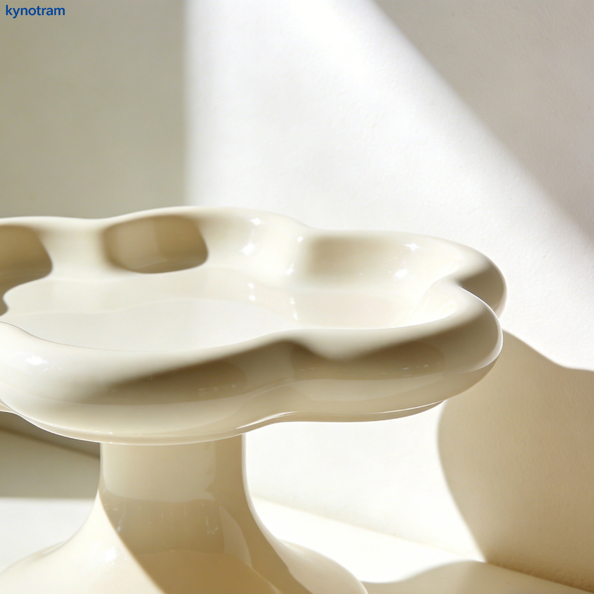 Desktop storage trays (3 pieces)