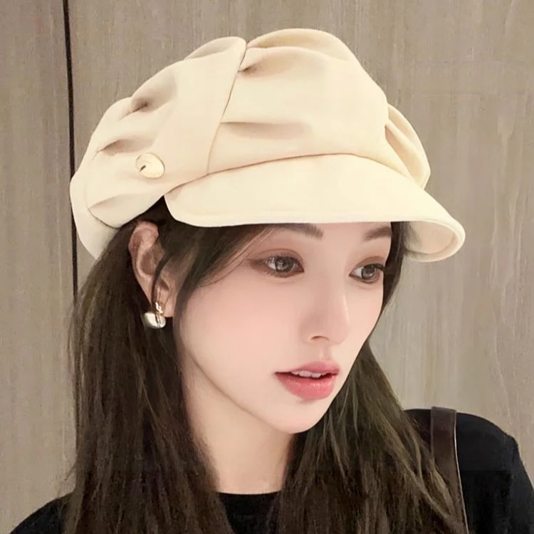 かわいいつば広帽子