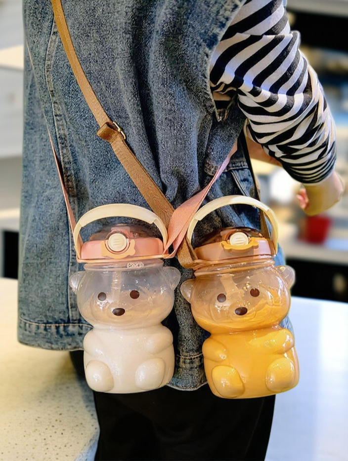 Safe and durable plastic water cup for kids