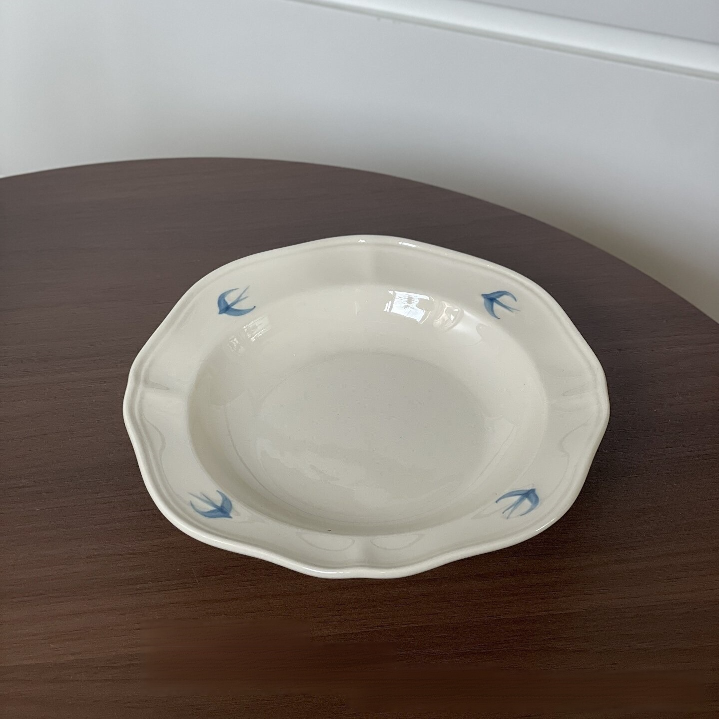 Plateau décoratif japonais fait main avec hirondelle en relief