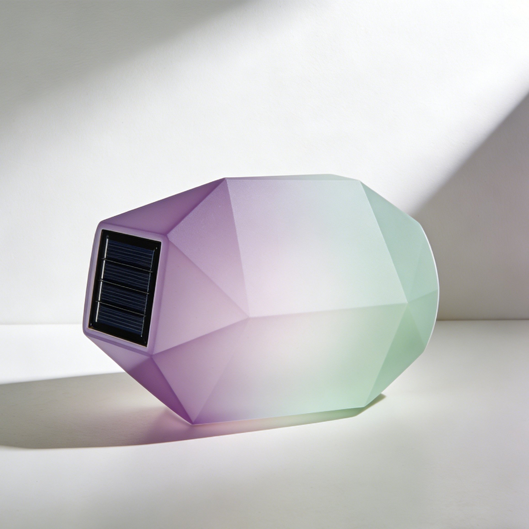 Lámpara de pared solar con sensor instalada en exterior