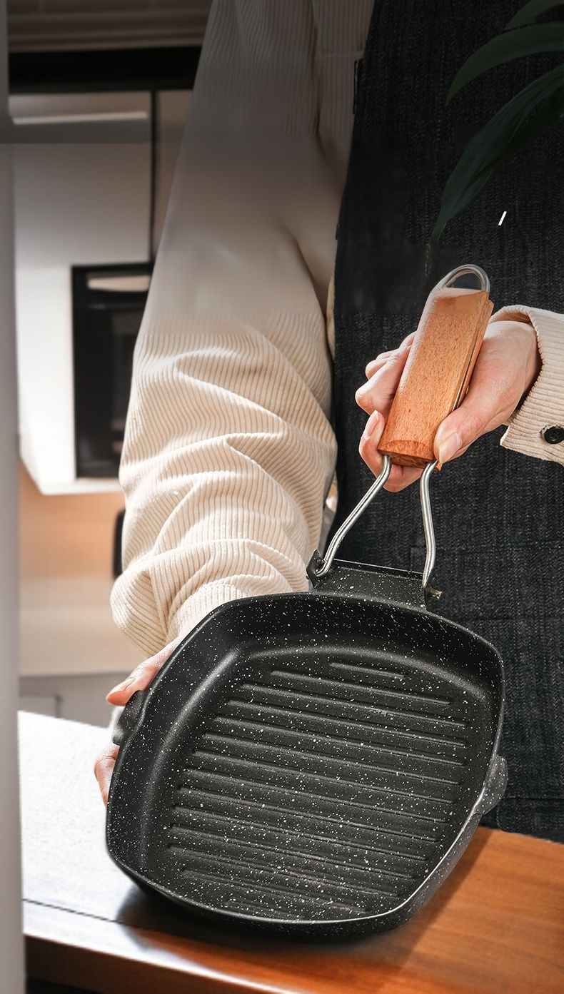 コンパクトに折りたたみできる特製ステーキポット