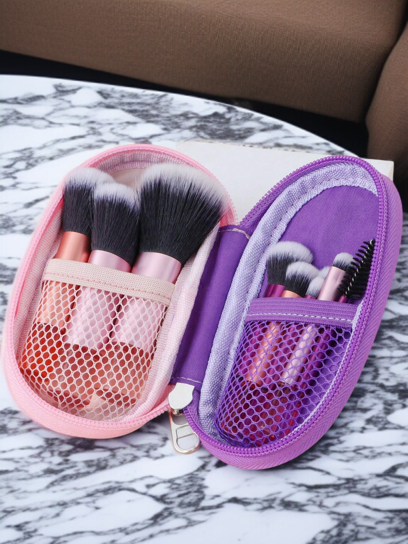 ファンデーションブラシ使用イメージ