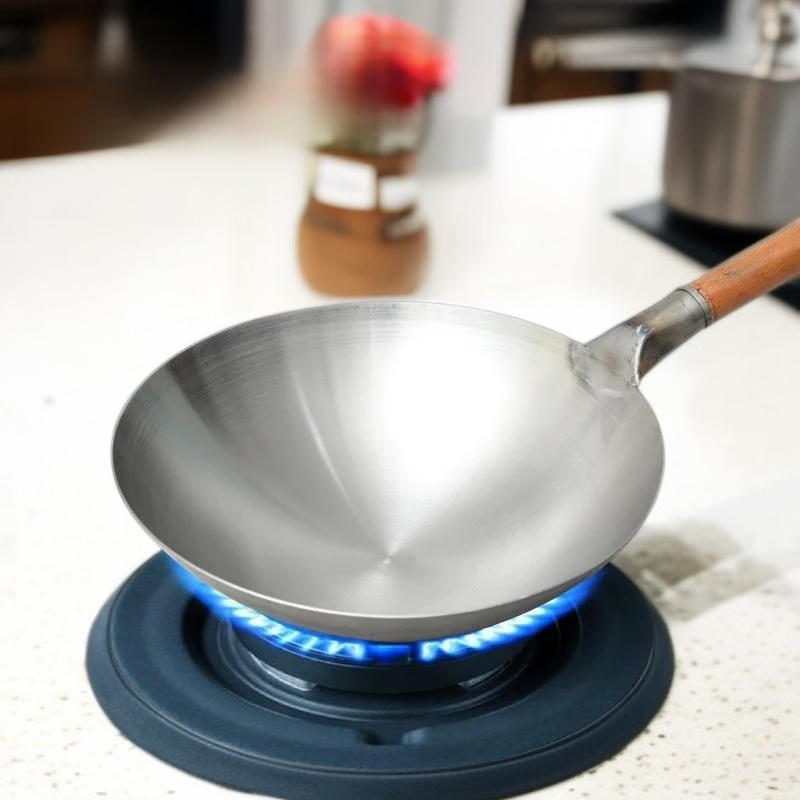 وعاء طهي حديدي تقليدي مصنوع يدويًا بدون طلاء، غير لاصق وخفيف الوزن، مناسب لموقد الغاز 