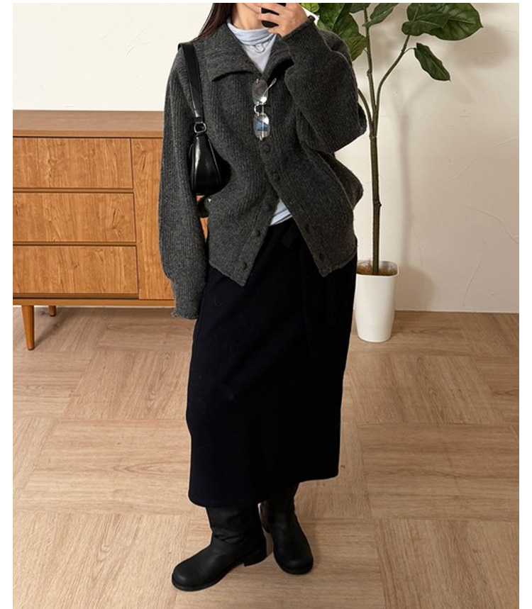 着回しやすいレディーススタンドカラーニット