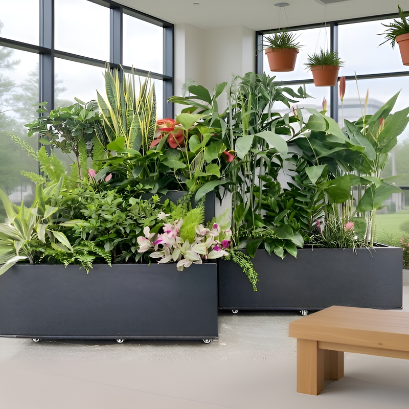 Metalowe doniczki ogrodowe