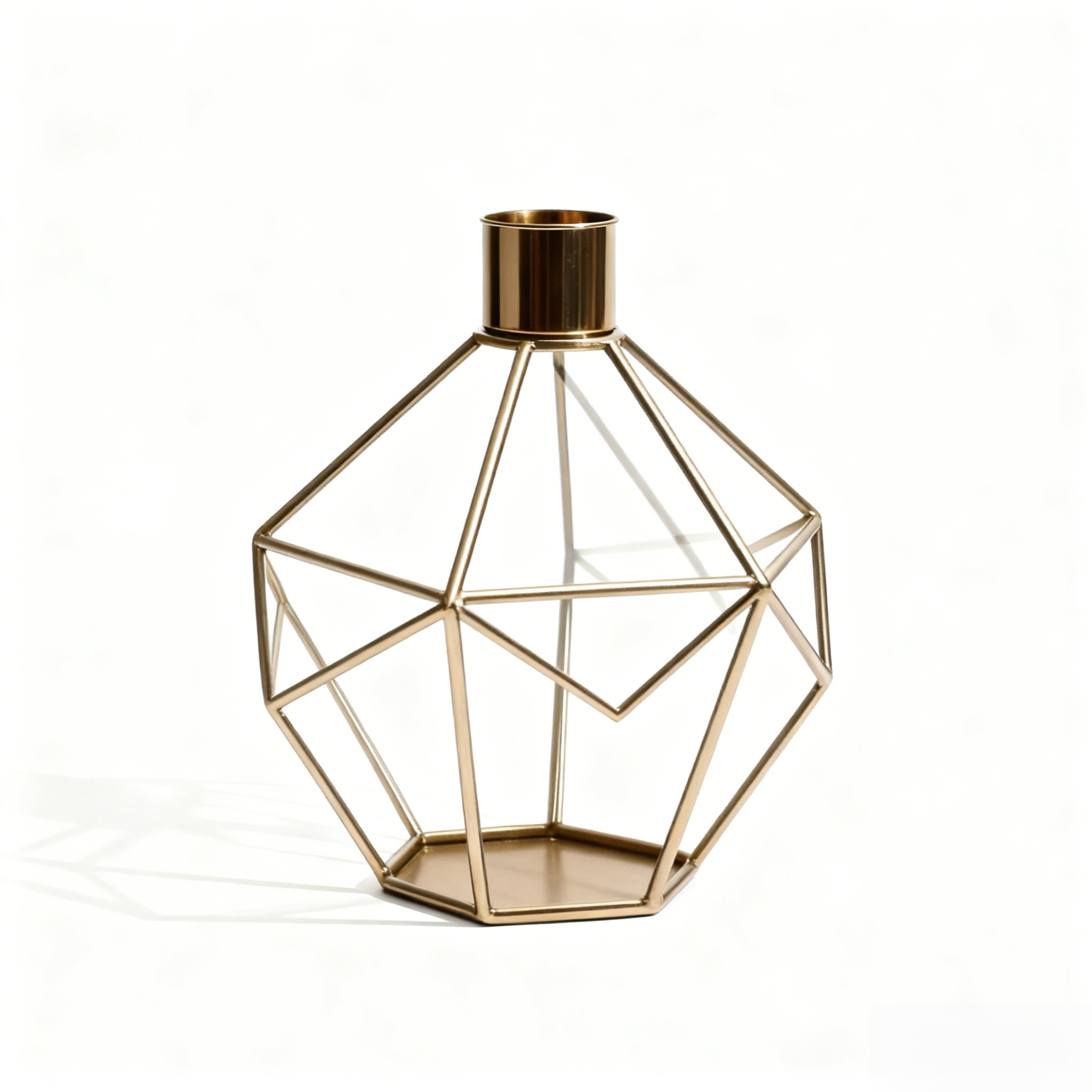 งานศิลปะตกแต่งโต๊ะทำจากโลหะ