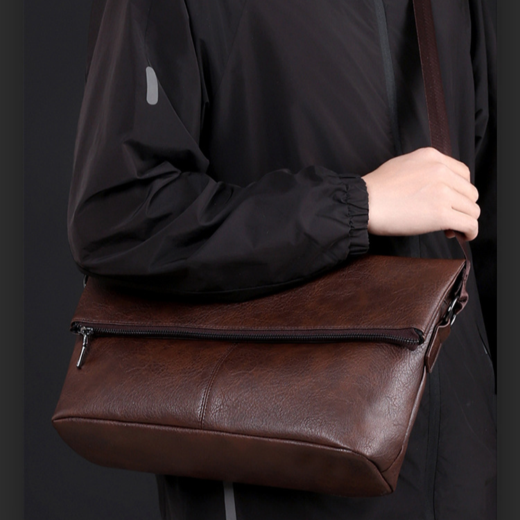 新款PU復古男士單肩包通勤包商務會議文件背包男包時尚潮牌斜挎包