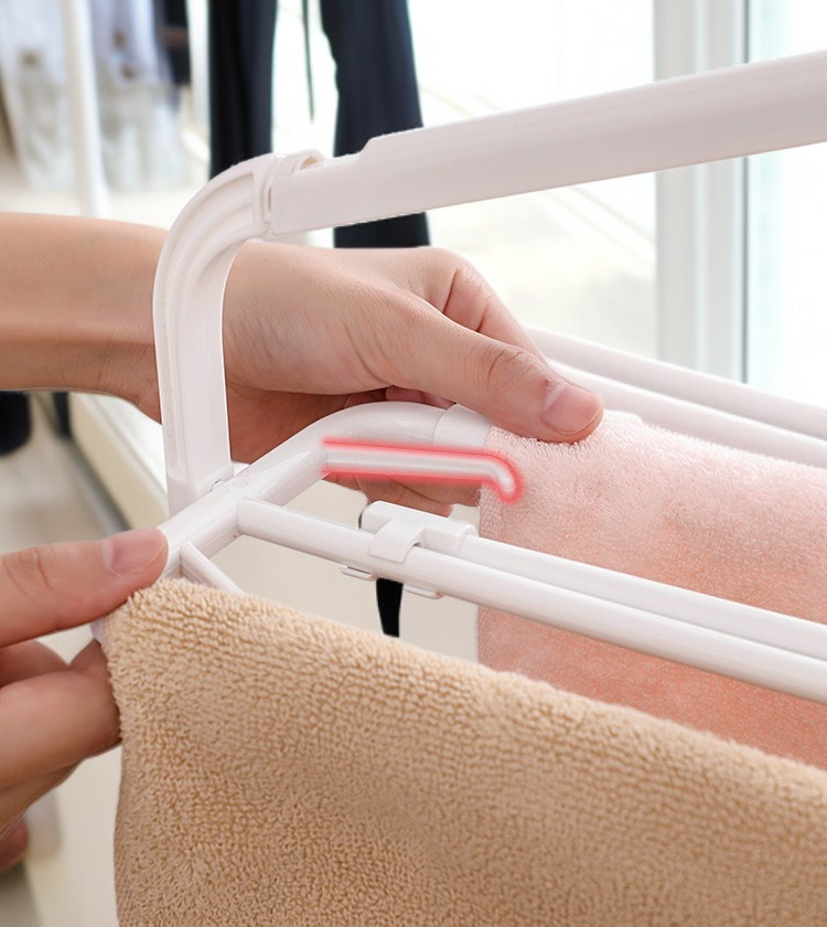 미끄럼 방지 고무 패드가 적용된 옷걸이 건조대