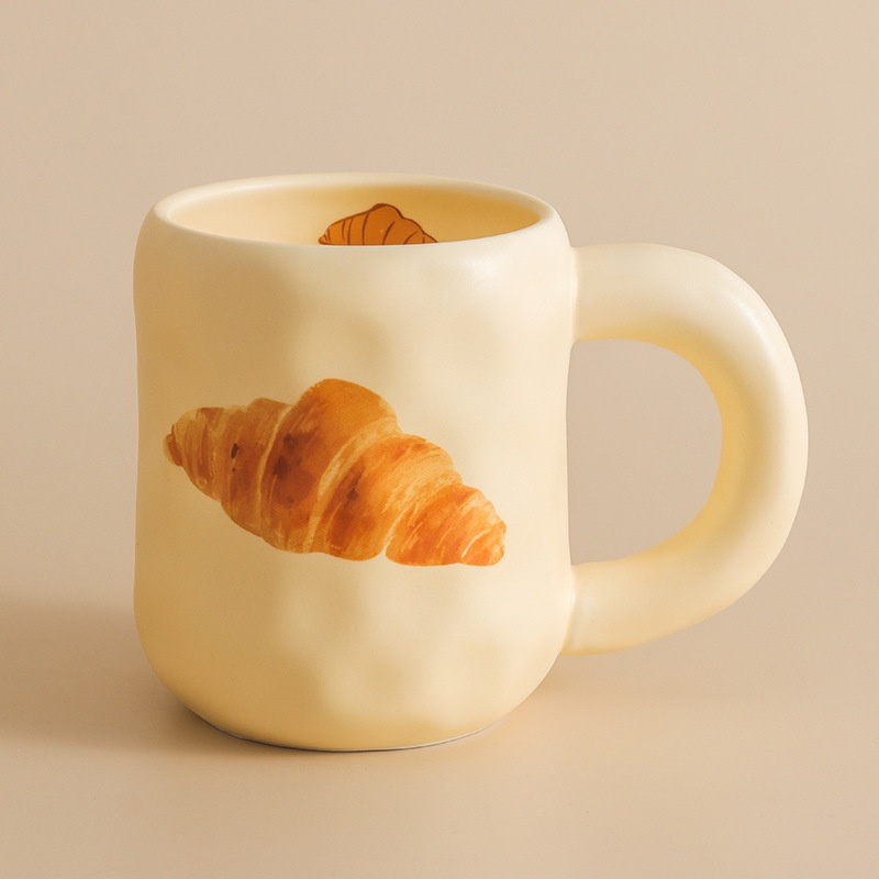 陶器のコーヒーカップ