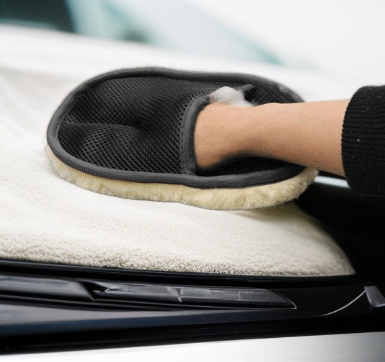 자동차 세차에 사용되는 부드러운 융털 장갑