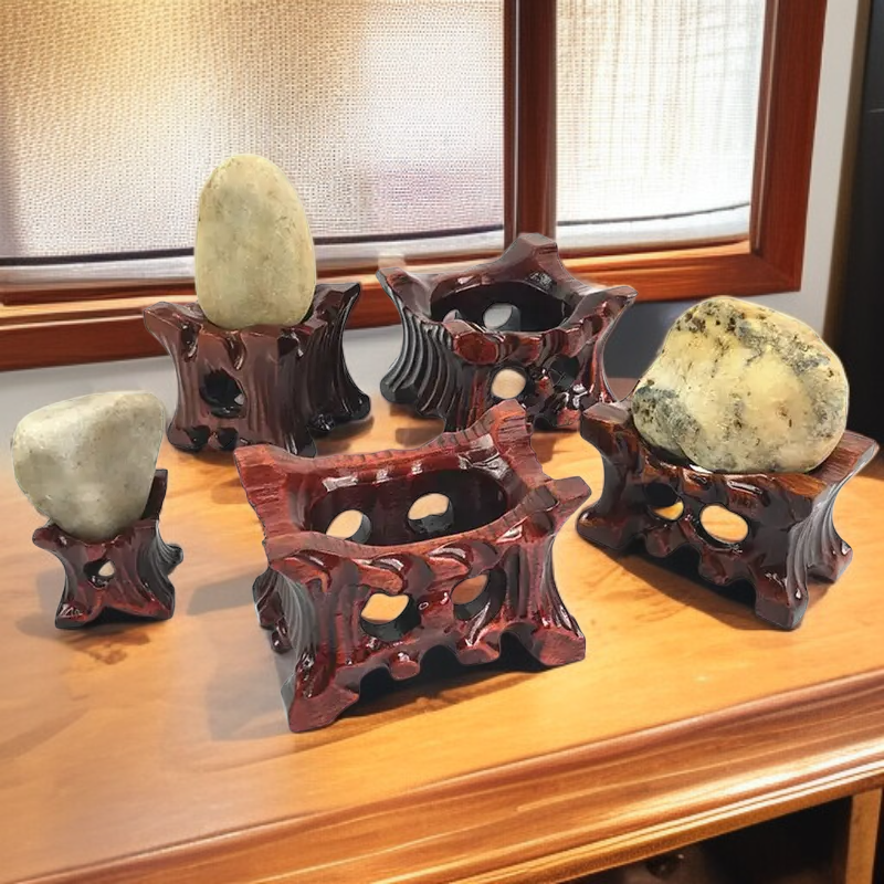 Podstawka z naturalnego drewna do równoważenia kamieni i wahadeł