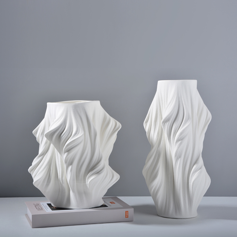 Moderne minimalistische 3D-gedruckte Keramik-Kunstwerke