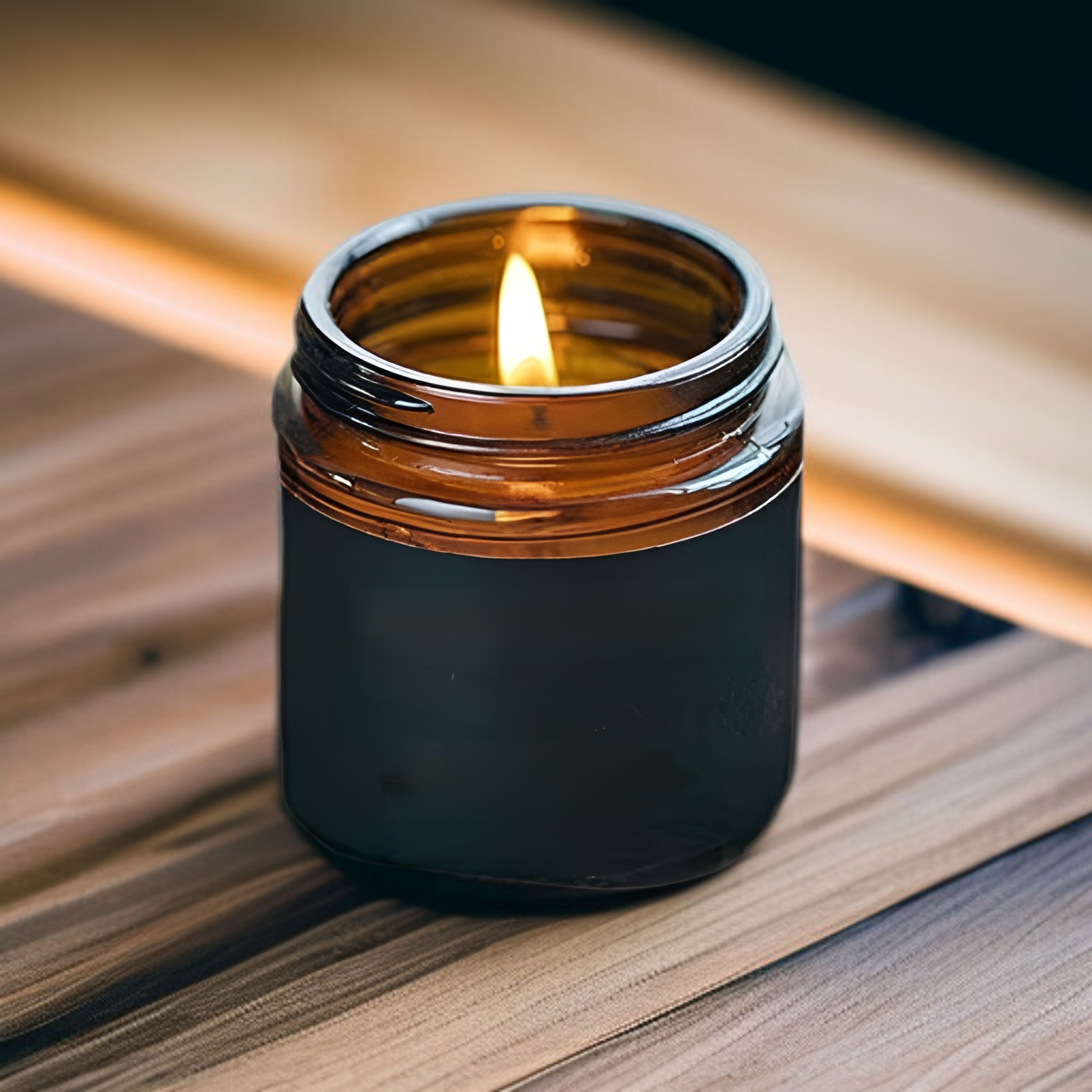 شمعة معطرة من الزجاج البني